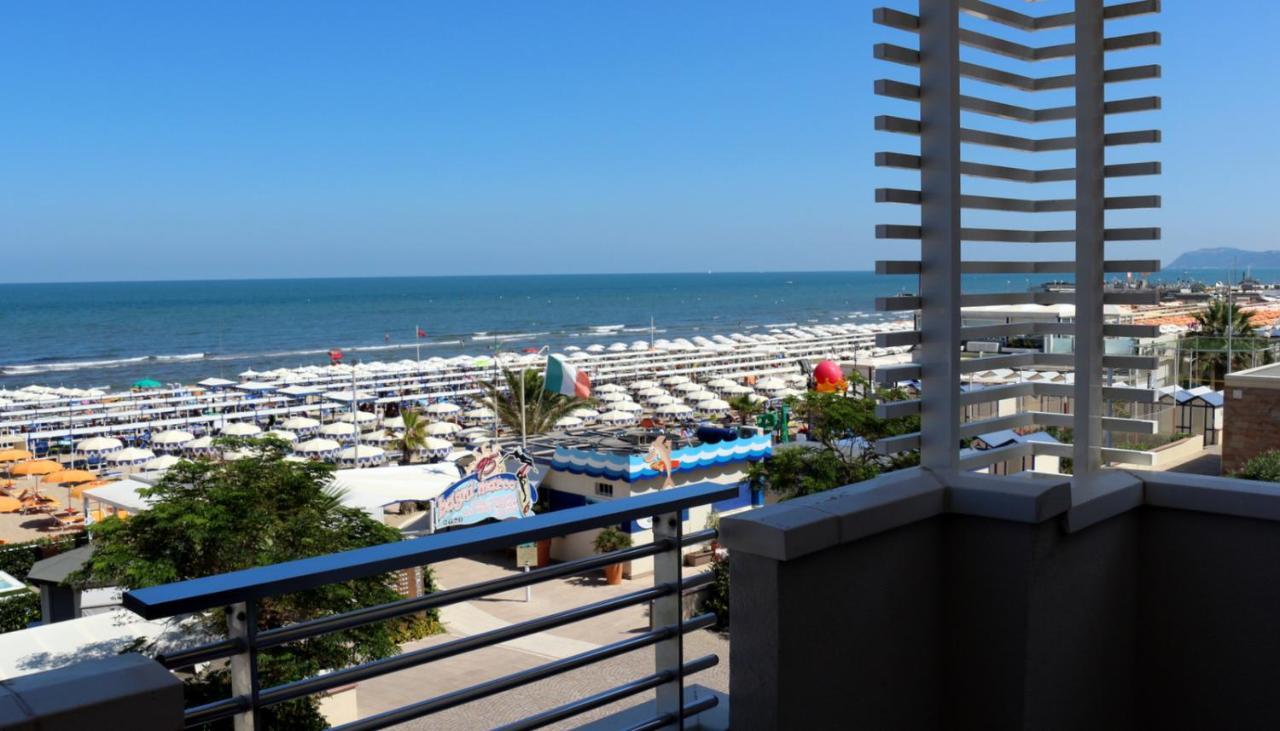 Hotel Record Riccione Exterior foto