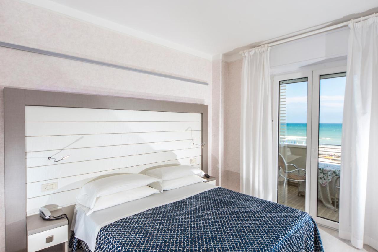 Hotel Record Riccione Exterior foto