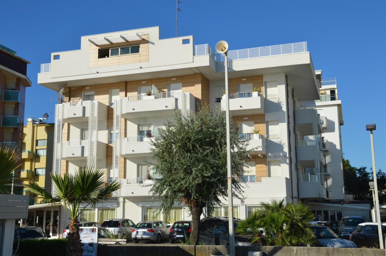 Hotel Record Riccione Exterior foto
