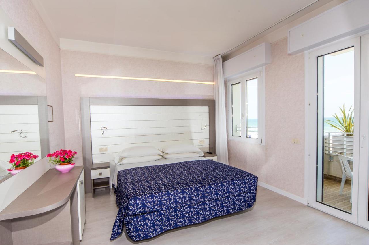 Hotel Record Riccione Exterior foto