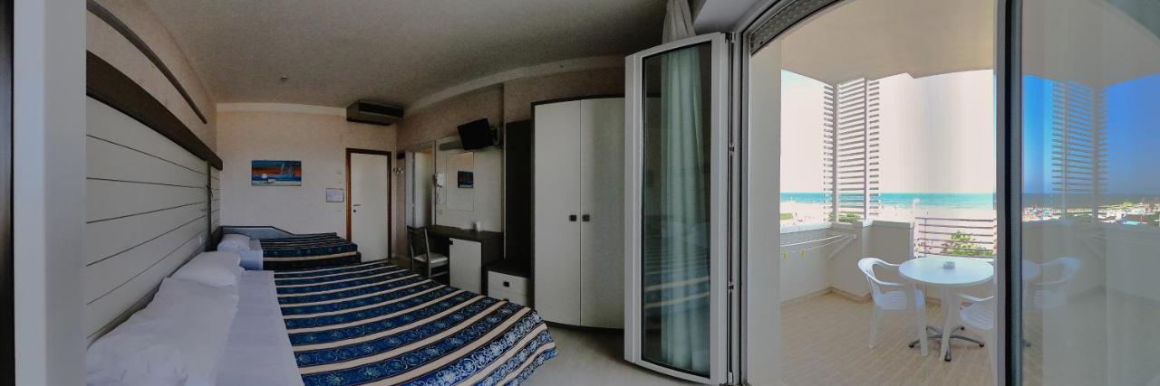Hotel Record Riccione Exterior foto